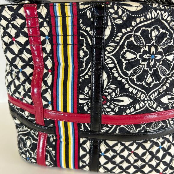 Vera Bradley Barcelona Black White Quilted Geo Print Red Accents Shoulder Bag - Picture 3 of 14